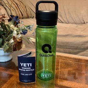 YETI Yonder 750 mL 25 oz Green Sport Water Bottle Monogramed Work Gift  New